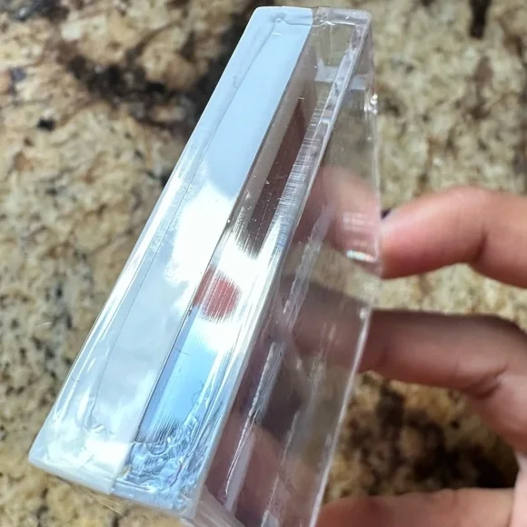 Lottie “The Mauves” Quad Eyeshadow Palette - Picture 3 of 3